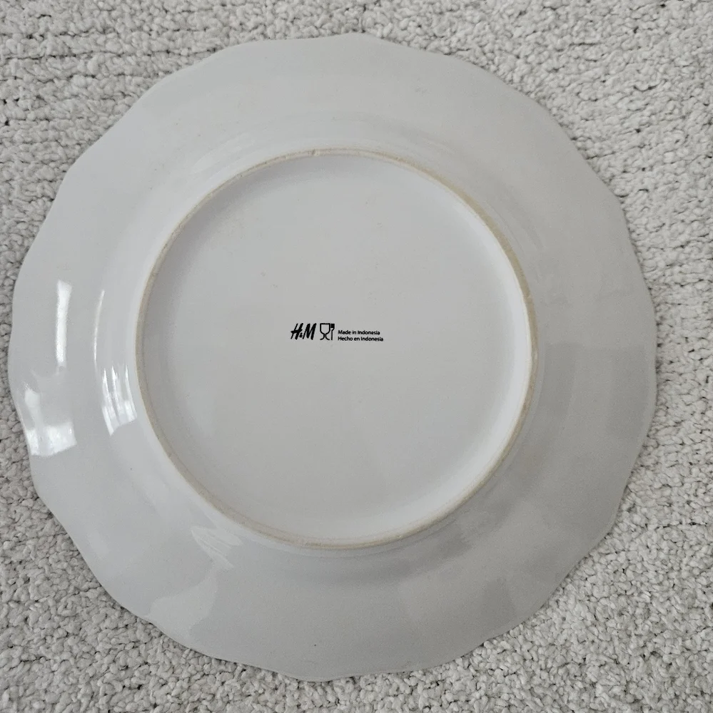 H&M Black & White Old World Architecture Salad Plate X 2 | 8.75